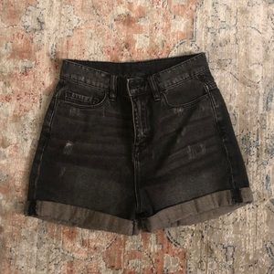 Black BDG Mom shorts!
